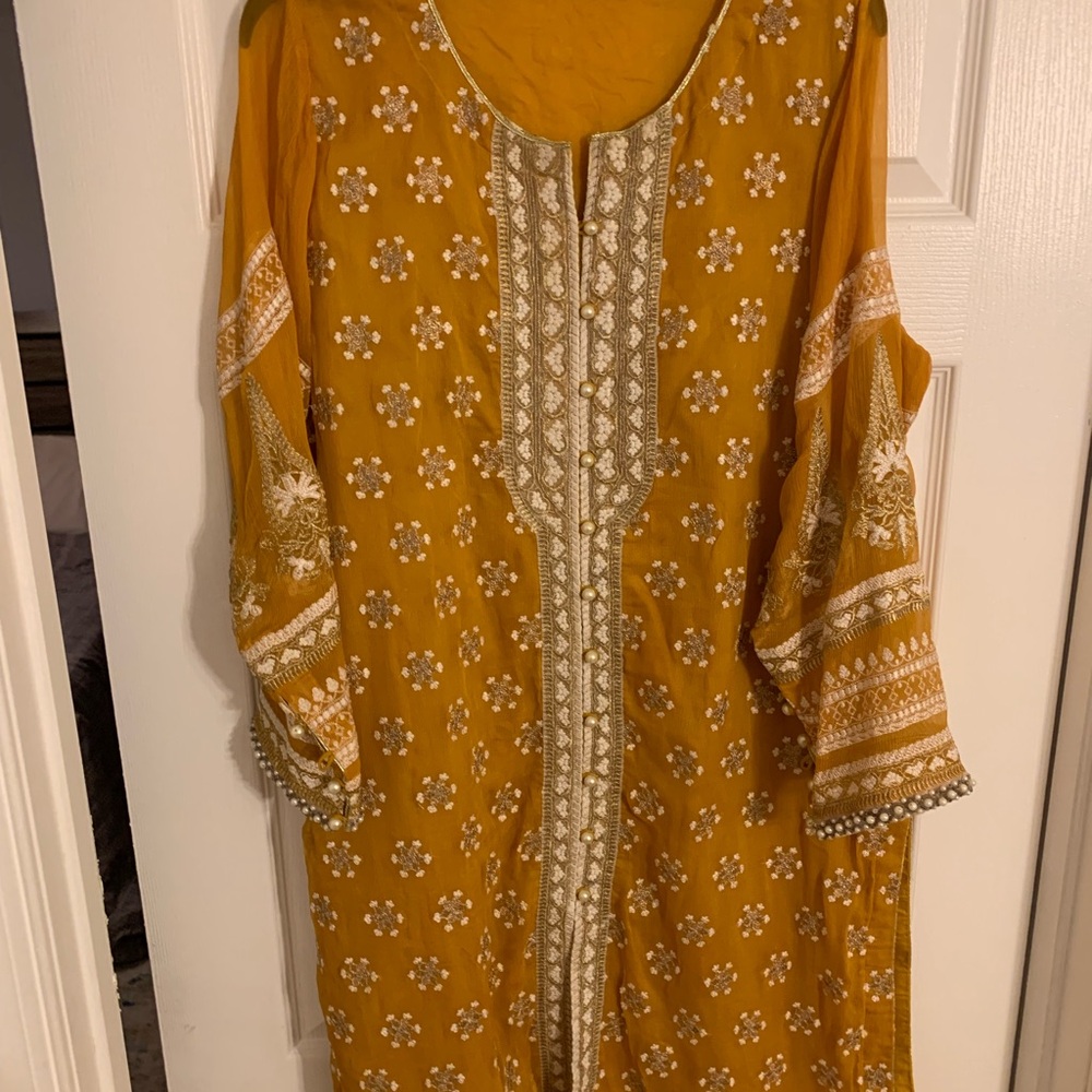 Pakistani Indian Bollywood Embroidered Gold/Mustard yellow Women’s Kurta